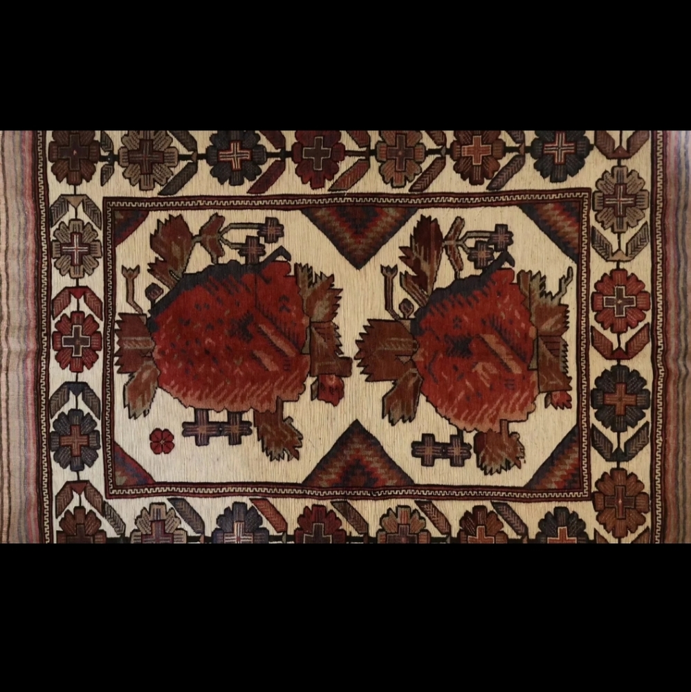 Vintage Strawberries Turkish Carpet 6'x 4' - handmade, wool, natural dyes - Picture 3 of 6